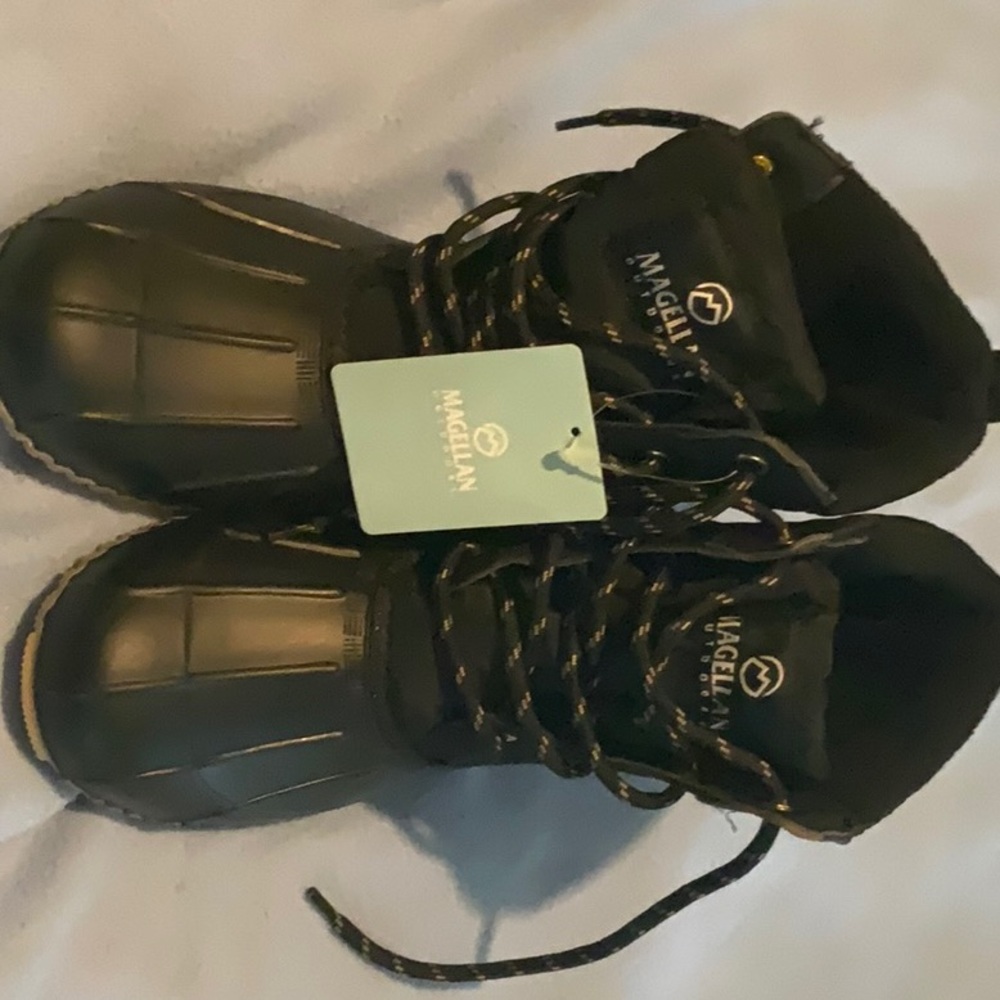 Outdoor waterproof boots